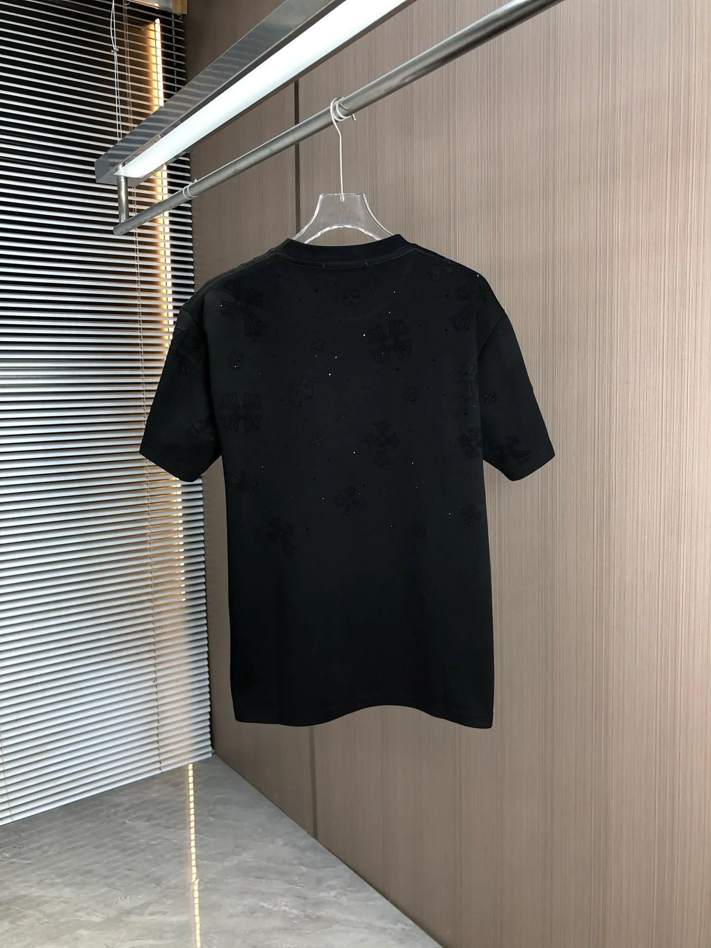 🅿️210 Cro 2025 Spring and Summer New Style Round Neck Short Sleeves Laser Burning Process ➕ Full Body Diamonds Made of High Weight 320g Double Yarn Combed Cotton Fabric Slightly Loose Fit The Fabric Feels Soft and Thick Same Style for Men and Women Color: Black White Code Number: SMLXLXXL